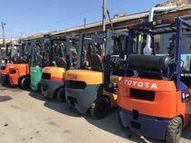 Navantazhuvachi z Yaponii