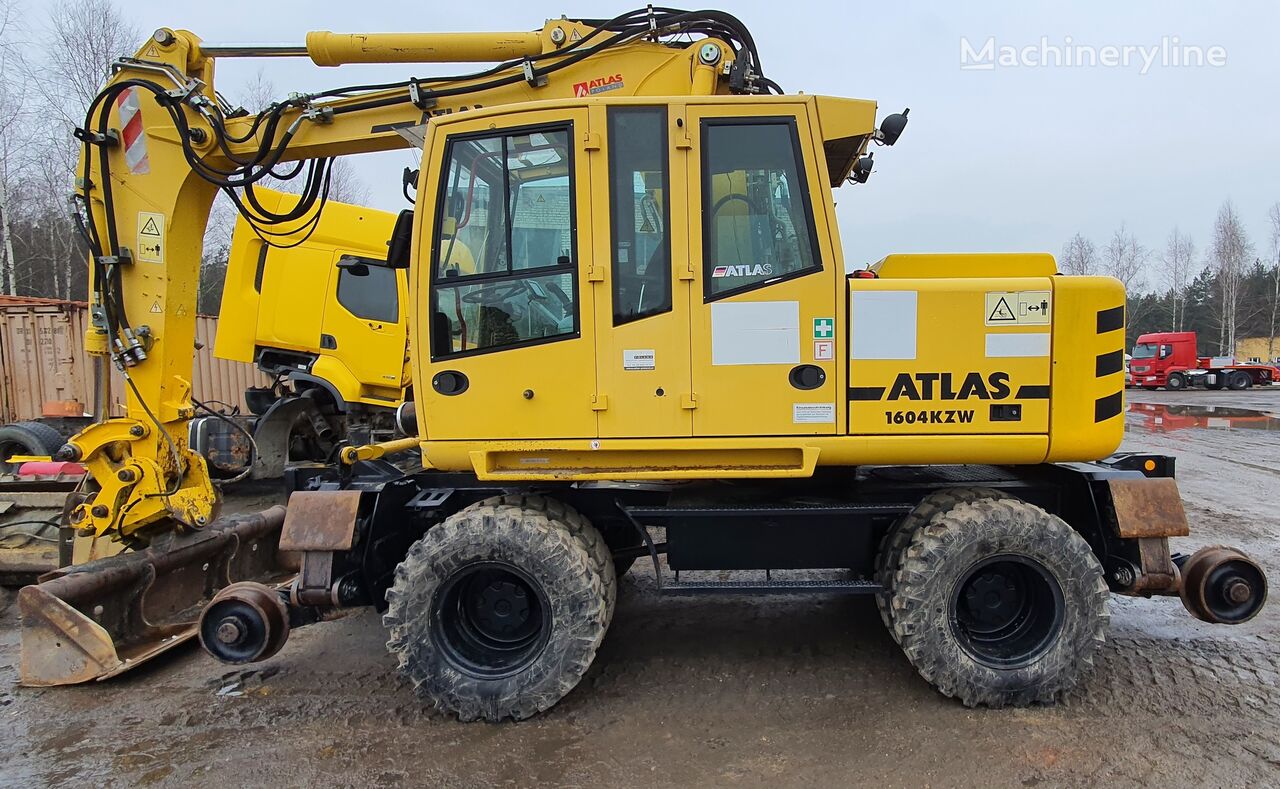 máy đào bánh lốp Atlas 1604 ZW