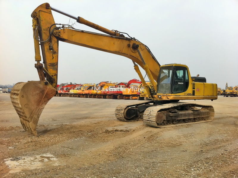 máy đào bánh xích Komatsu PC450LC-6