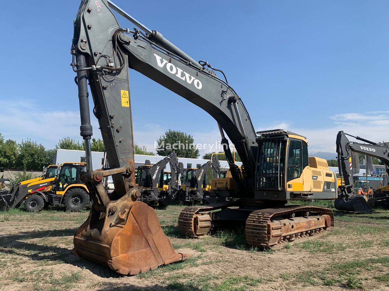 máy đào bánh xích Volvo EC380DNL