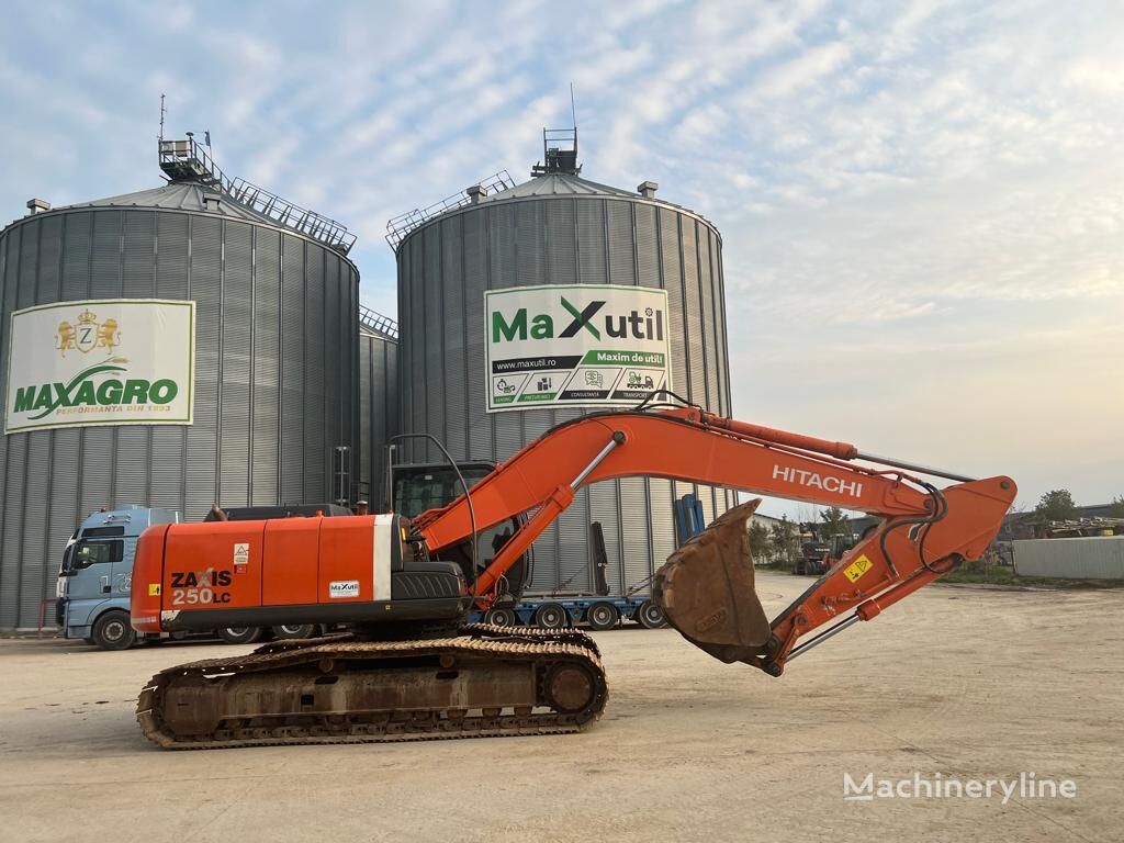 máy xúc gầu quay Hitachi ZX 250LC Excavator pe Senile