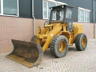 máy xúc lật KOMATSU W40-2
