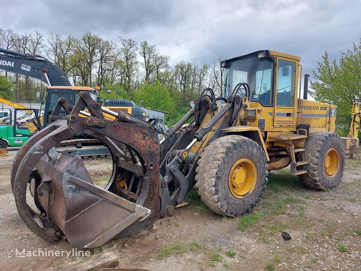 máy xúc lật Volvo L90