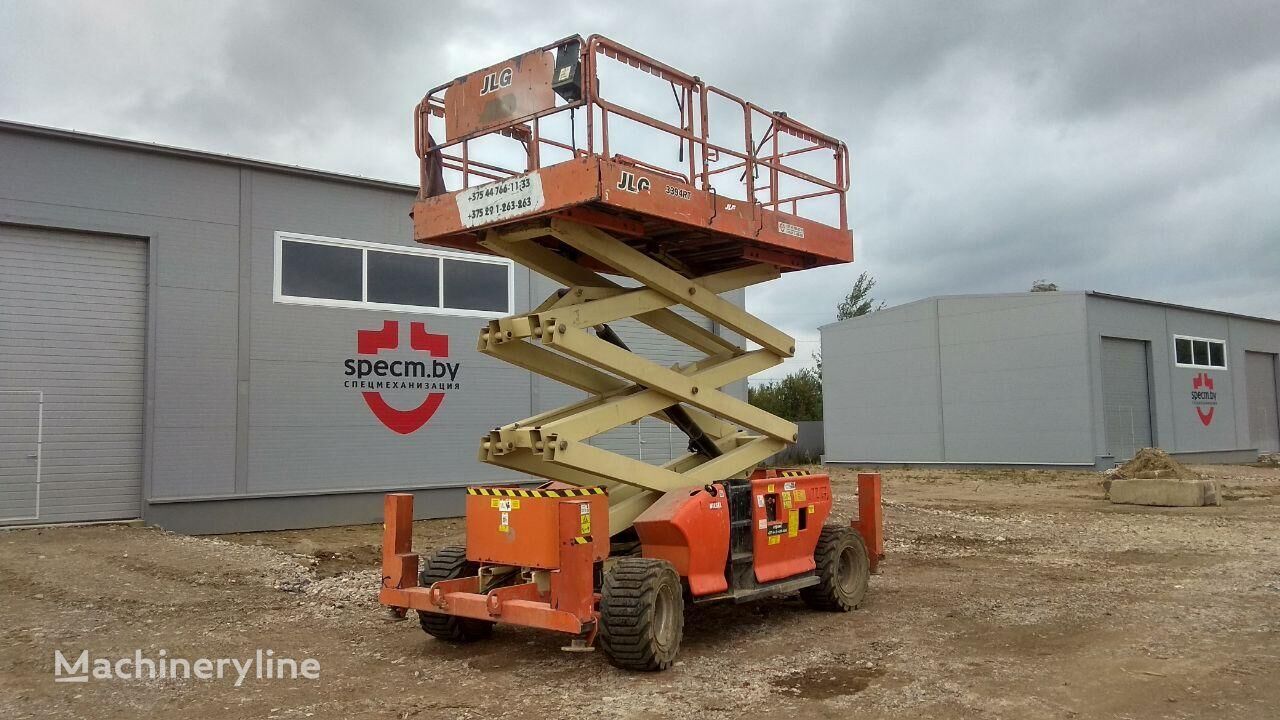 xe nâng người cắt kéo JLG 3394 RT